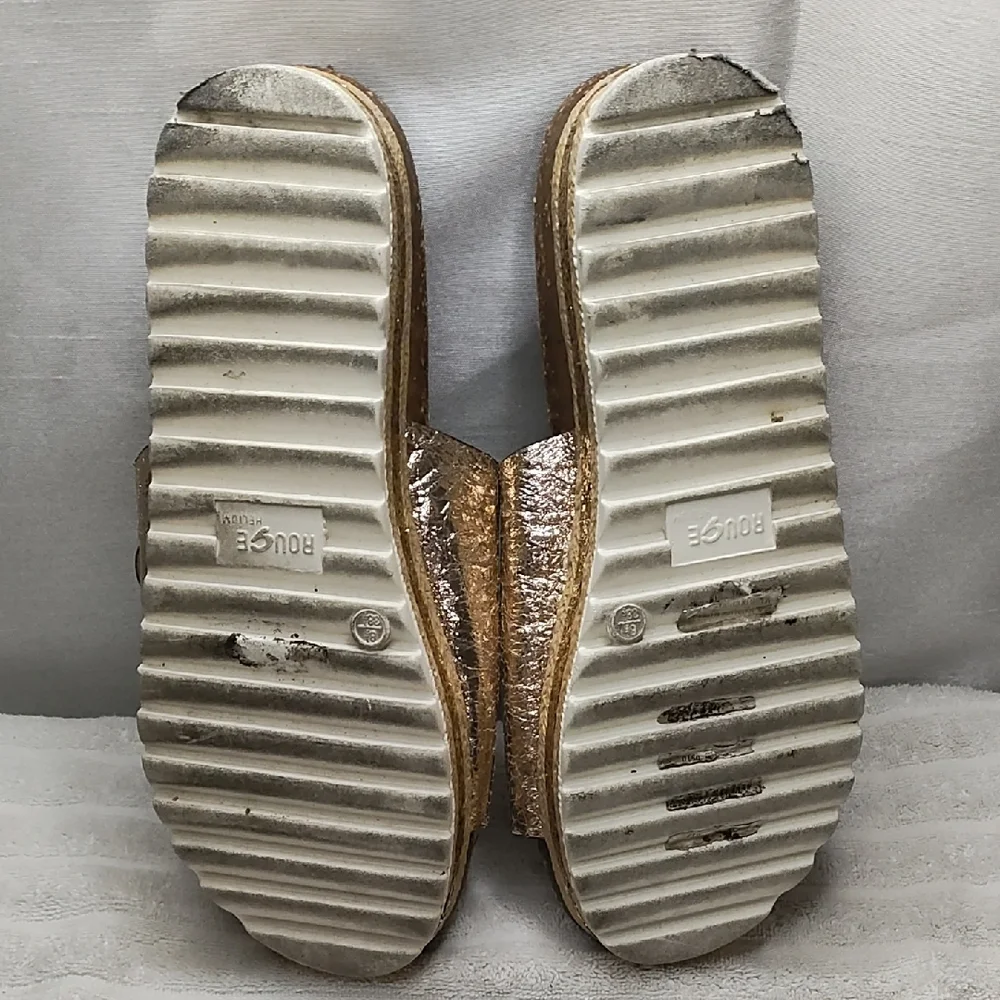 Rouge! Gold Sandals with‎ Double Straps